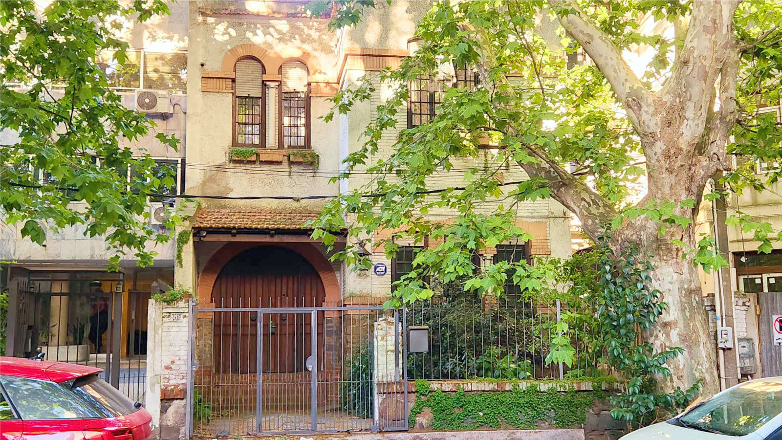 Venta casona pocitos 4 dormitorios gaby tajes inmobiliaria 098013047