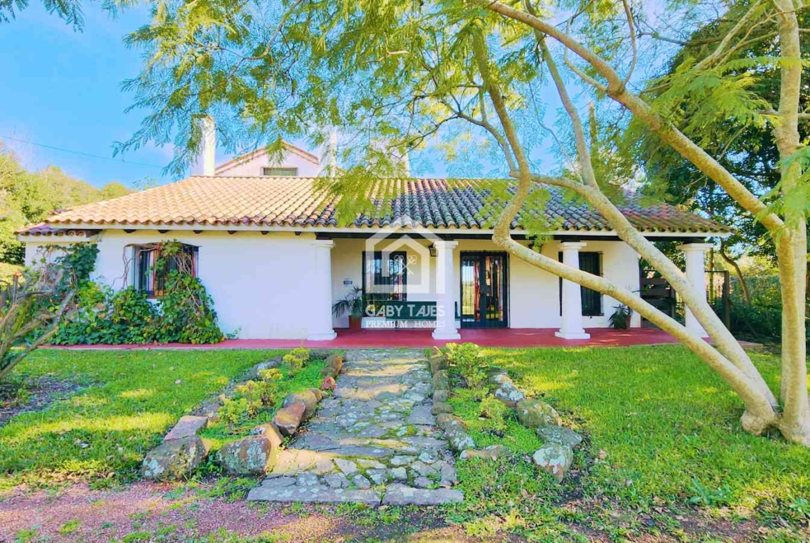 Venta Casa Quinta Colón 8 Dormitorios