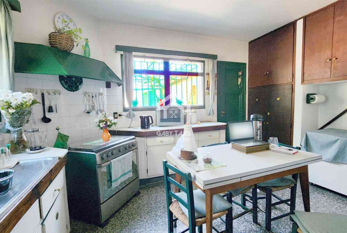 Venta Casa Quinta Colón 8 Dormitorios