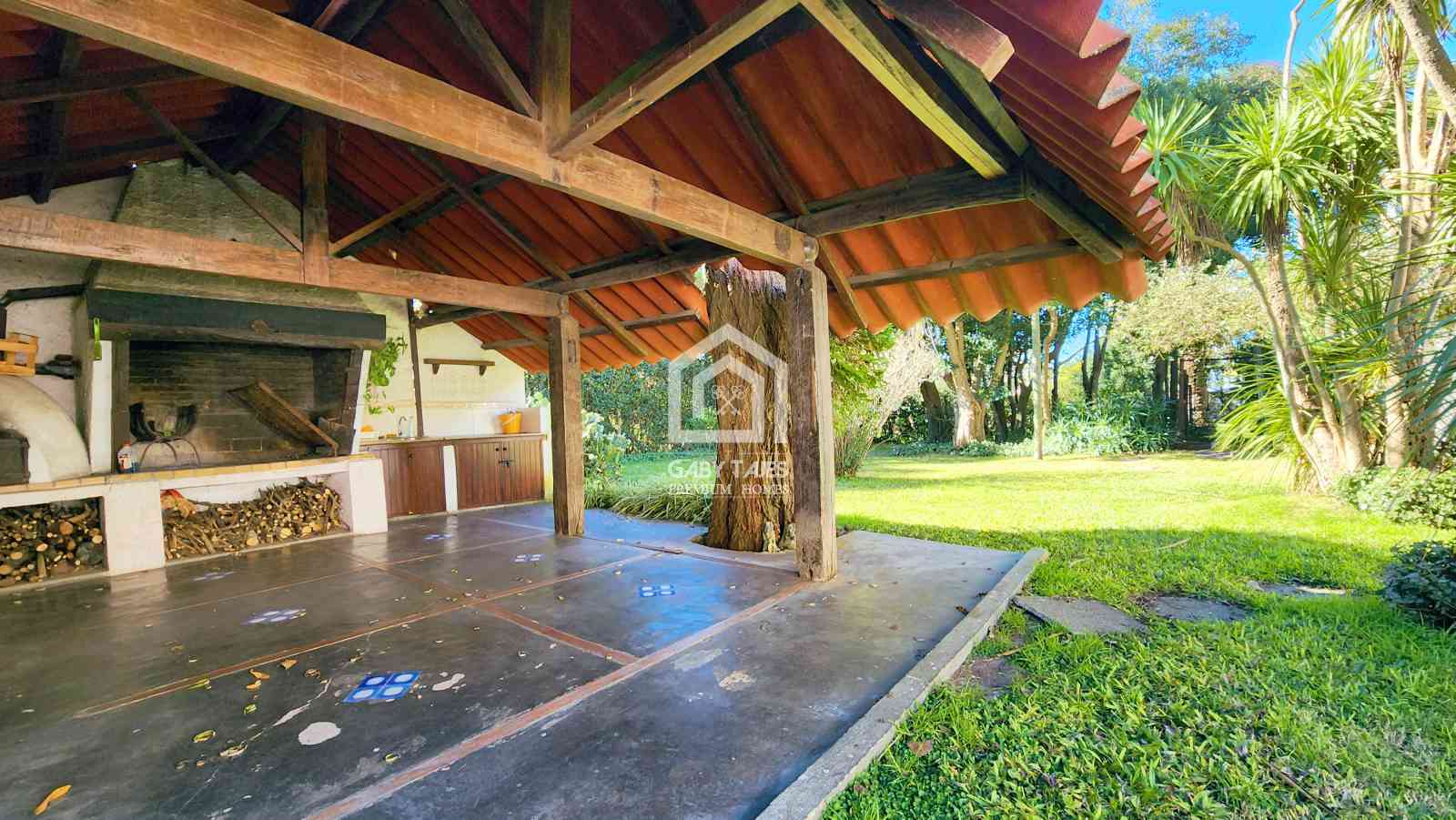 Venta Casa Quinta Colón 8 Dormitorios