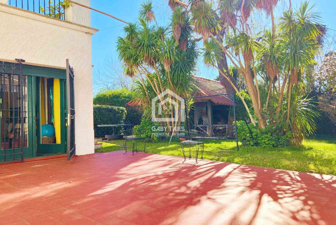 Venta Casa Quinta Colón 8 Dormitorios