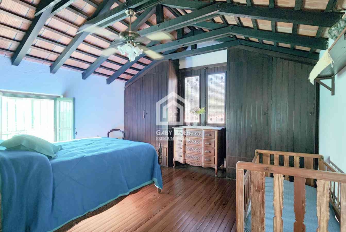 Venta Casa Quinta Colón 8 Dormitorios