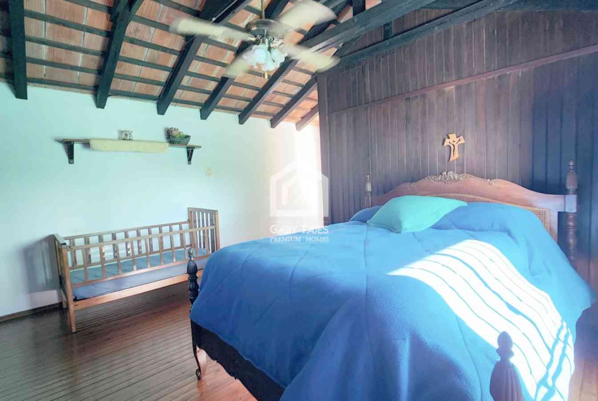 Venta Casa Quinta Colón 8 Dormitorios