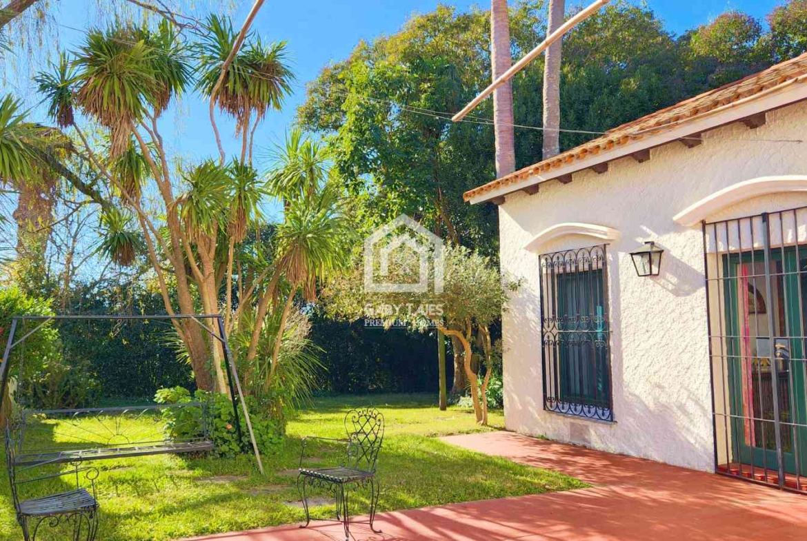 Venta Casa Quinta Colón 8 Dormitorios