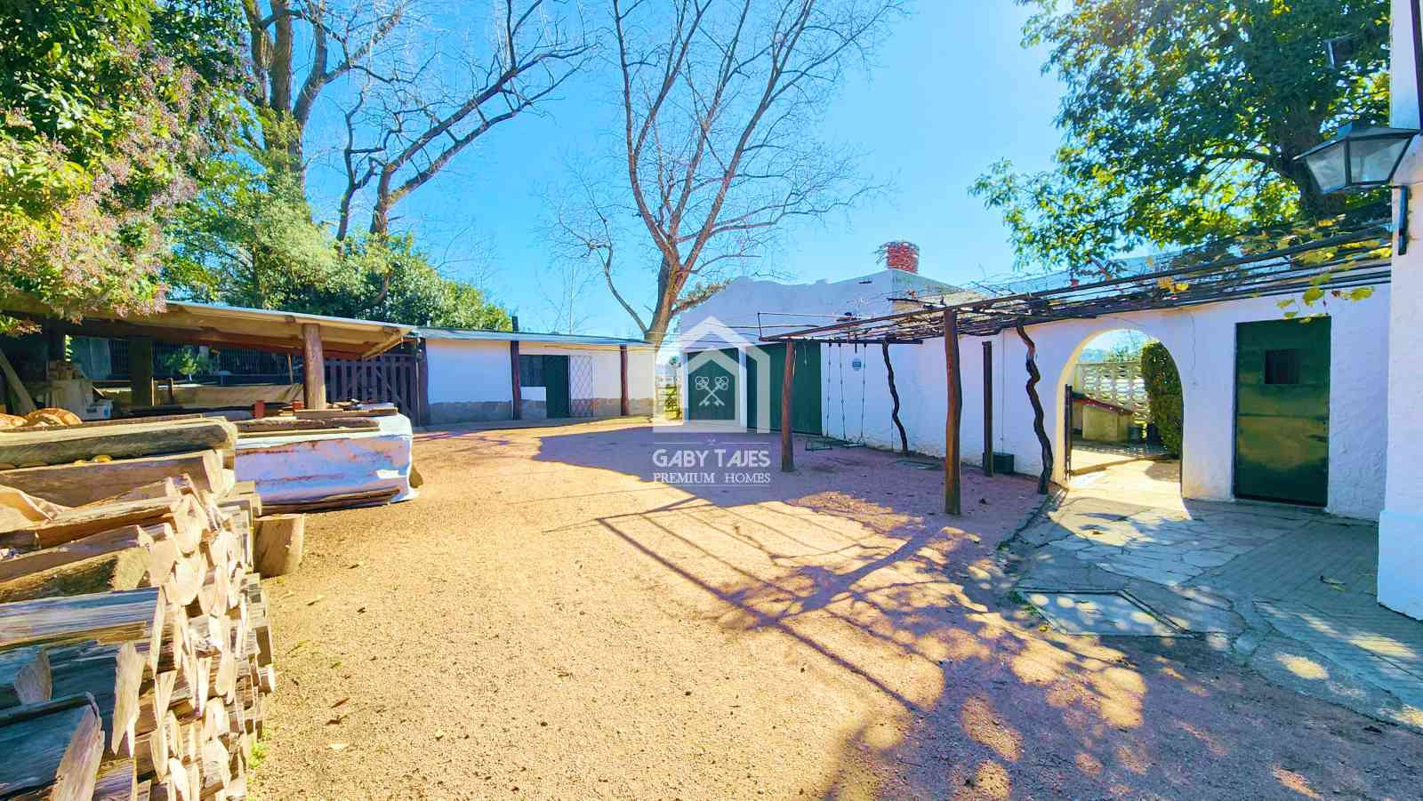 Venta Casa Quinta Colón 8 Dormitorios